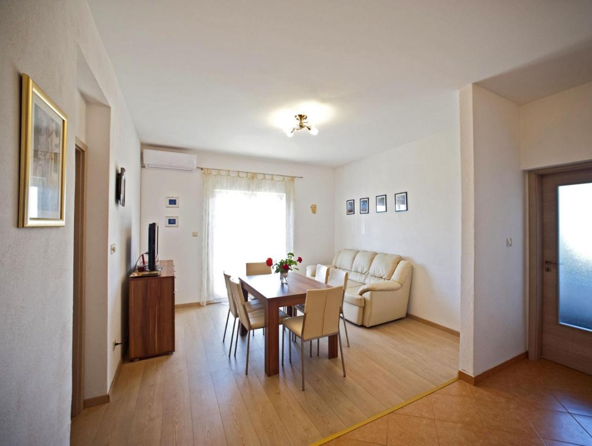 Apartments With A Parking Space Gornje Selo, Solta - 15545 Grohote Esterno foto